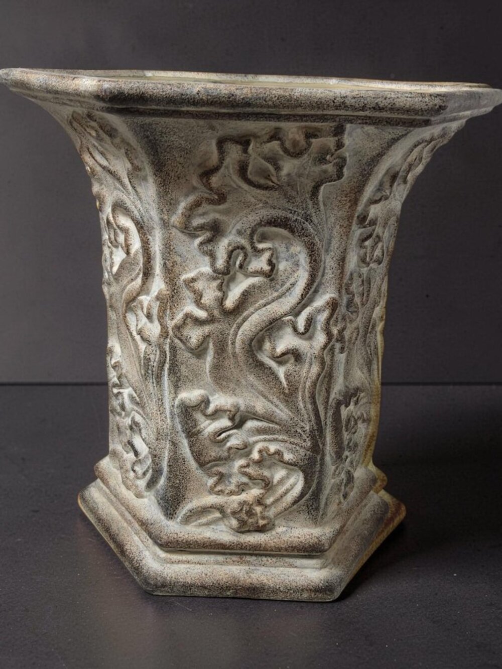 AltoBelli Ceramic Trieste Antiqued planter features intricate relief details rem